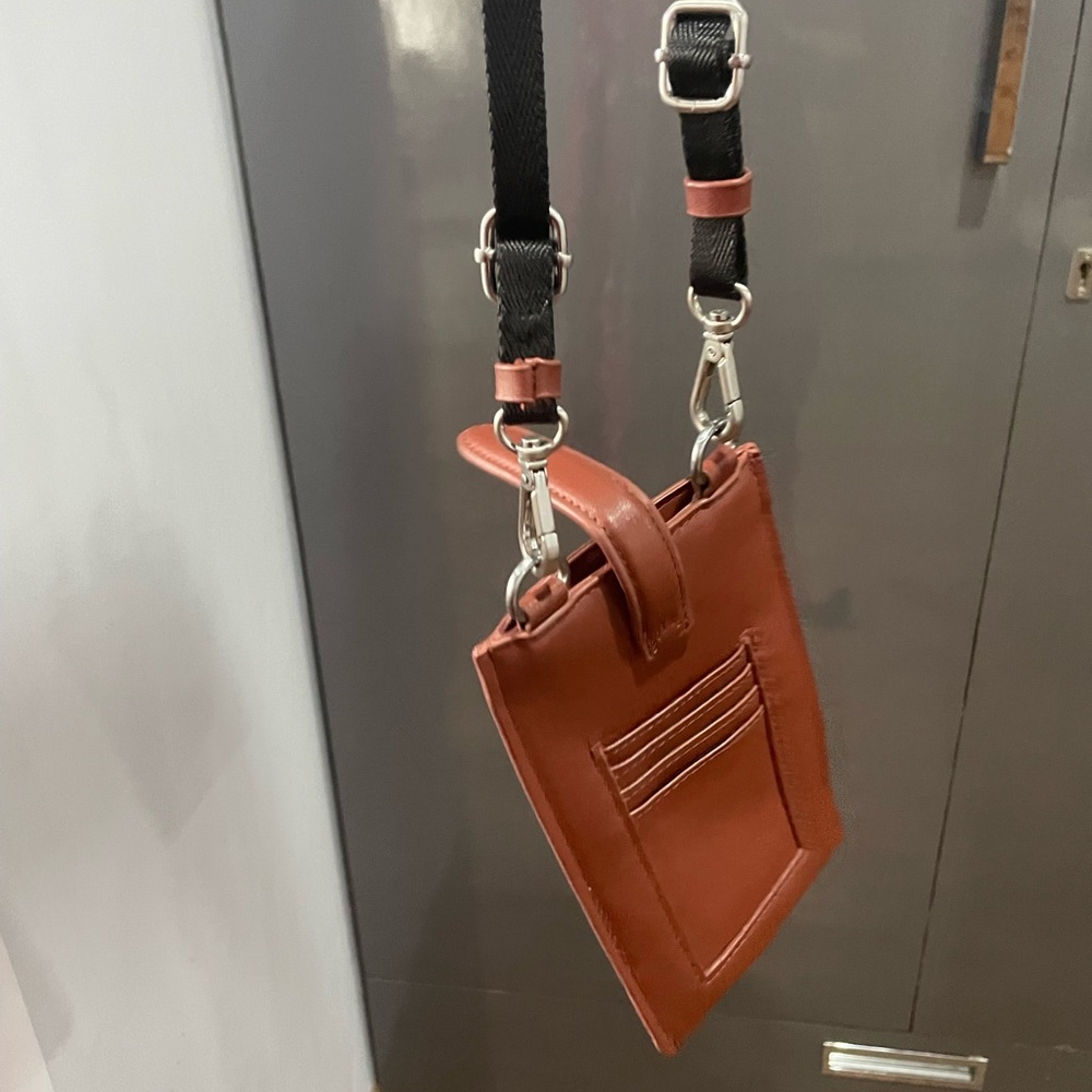 Zara. Leather sling bag with visiting card/ ATM card pockets. - Picture 3 of 4